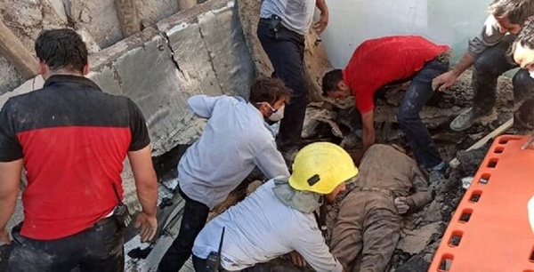 ریزش ساختمان ۳ طبقه در حال ساخت در مشهد ریزش ساختمان ۳ طبقه در حال ساخت در مشهد