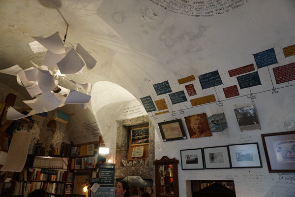 عجیب‌ترین کتابفروشی‌های دنیا (+عکس)