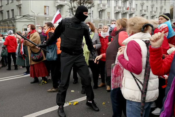 حیوانات می توانند اما مهاجران نه! (تصاویر)