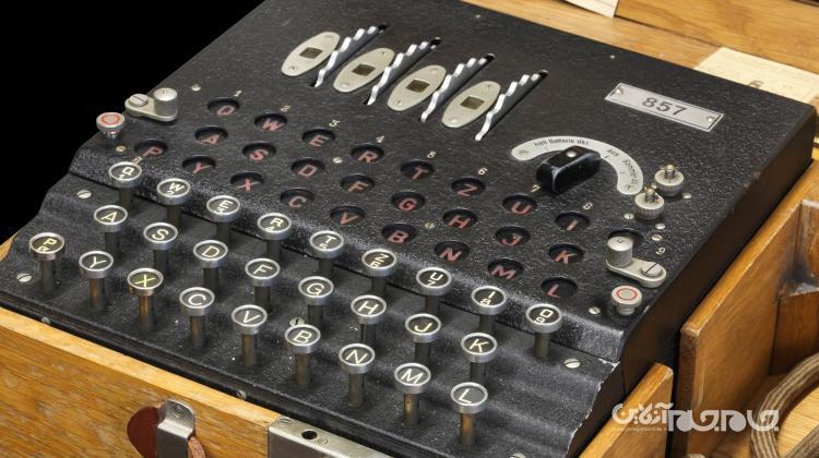 ماشین رمزنگاری ارتش نازی به‌‌نام Enigma M4 با قیمت ۴۳۸ هزار دلار فروخته شد+عکس