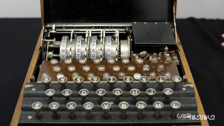 ماشین رمزنگاری ارتش نازی به‌‌نام Enigma M4 با قیمت ۴۳۸ هزار دلار فروخته شد+عکس