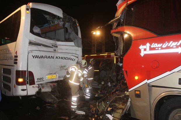 تصادف زنجیره&zwnj;ای در بلوار تندگویان،۱۷ نفر مصدوم برجای گذاشت