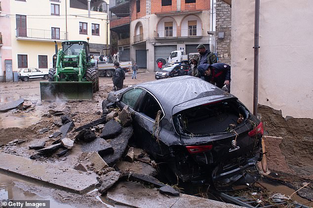 سه کشته ،دهها زخمی در سیلاب ساردینیا