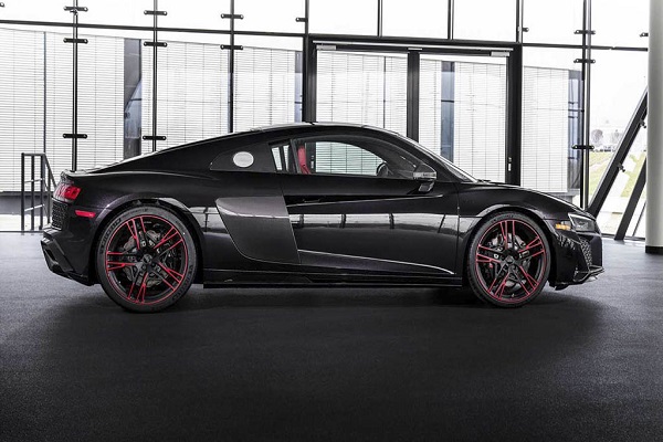 آئودی R8 RWD پانتر ادیشن ۲۰۲۱ به معرض نمایش درآمد