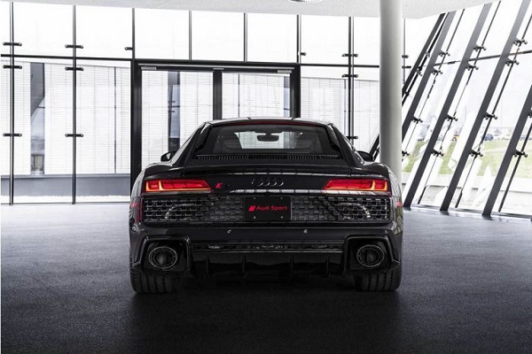 آئودی R8 RWD پانتر ادیشن ۲۰۲۱ به معرض نمایش درآمد