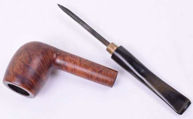 عجیب ترین ابزارهای جاسوسی که باورتان نمی شود؛ از موش مرده تا خنجری به شکل پیپ!