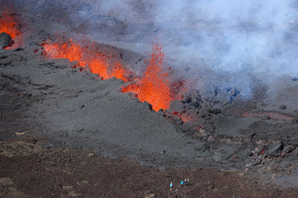 معلق میان زمین و هوا / قطار شلوغ در اوج کرونا (تصاویر) معلق میان زمین و هوا / قطار شلوغ در اوج کرونا (تصاویر)