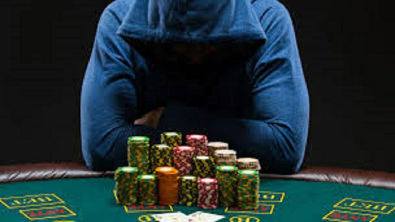 قماربازان اینستاگرام چطور کلاهبرداری میکنند و هر روز لاکچریتر میشوند؟ | ماجرای هکرها، پیرزن اهوازی، کارت یارانه و قمار قماربازان اینستاگرام چطور کلاهبرداری میکنند و هر روز لاکچریتر میشوند؟ | ماجرای هکرها، پیرزن اهوازی، کارت یارانه و قمار