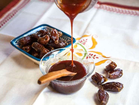 طرز تهيه شيره خرما در خانه به همراه نكات مهم طرز تهيه شيره خرما در خانه به همراه نكات مهم