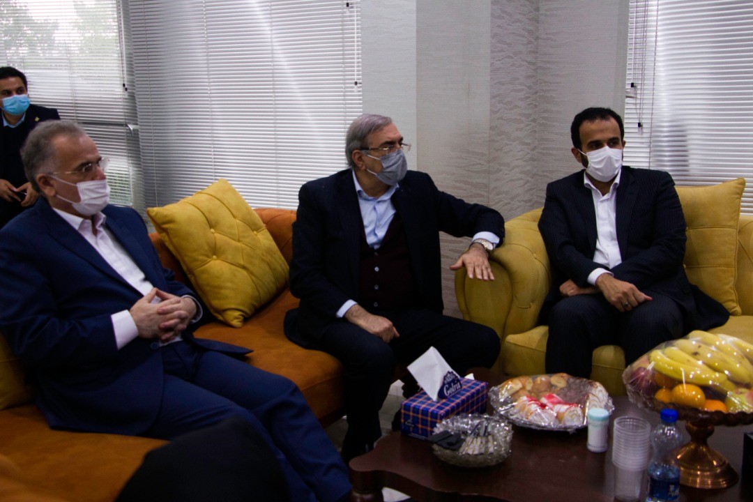 بازدید مشاور رئیس جمهور و دبیر شورای عالی مناطق آزاد کشور از پروژه آرش مال