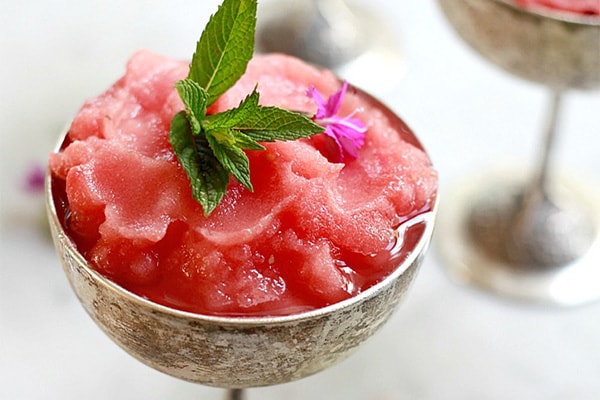 طرز تهیه یخ در بهشت هندوانه