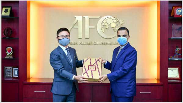 قطر و عربستان پرونده میزبانی جام ملت های 2027 را تحویل دادند / جای خالی ایران (+عکس) قطر و عربستان پرونده میزبانی جام ملت های 2027 را تحویل دادند / جای خالی ایران (+عکس)