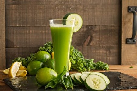 طرز تهیه نوشیدنی خیارو گلابی