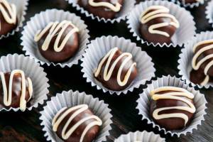 طرز تهیه ترافل خرما شکلاتی