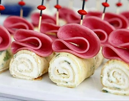 طرز تهیه رول کرپ پنیری خانگی