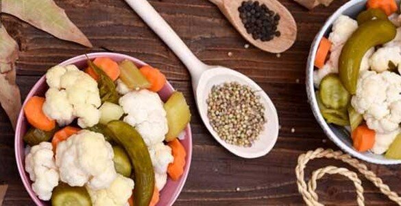طرز تهیه ترشی شور لذیذ خانگی طرز تهیه ترشی شور لذیذ خانگی