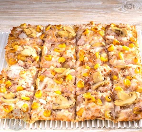 طرز تهیه پیتزای تن ماهی و ذرت طرز تهیه پیتزای تن ماهی و ذرت