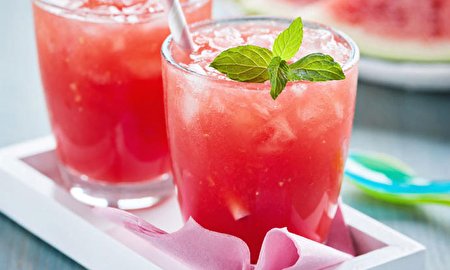 طرز تهیه یخ در بهشت هندوانه