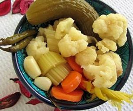 طرز تهیه ترشی شور لذیذ خانگی