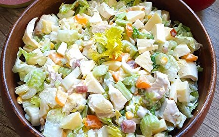 طرز تهیه سالاد مرغ و کرفس