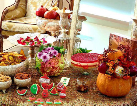 تزیین سفره شب یلدا 99 تزیین سفره شب یلدا 99