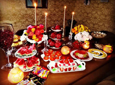 تزیین سفره شب یلدا 99 تزیین سفره شب یلدا 99