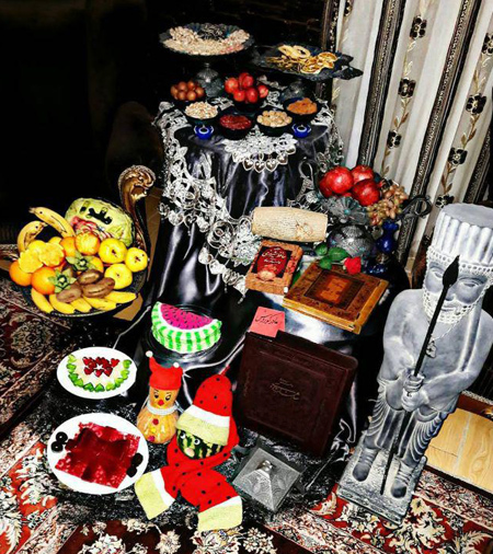 تزیین سفره شب یلدا 99 تزیین سفره شب یلدا 99