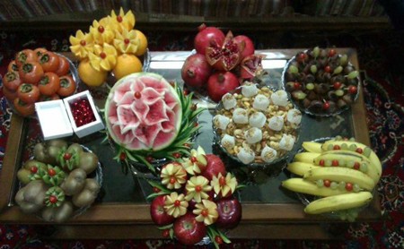 تزیین سفره شب یلدا 99 تزیین سفره شب یلدا 99