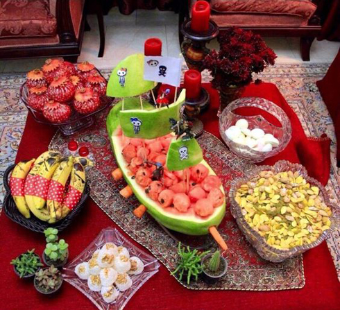 تزیین سفره شب یلدا 99 تزیین سفره شب یلدا 99
