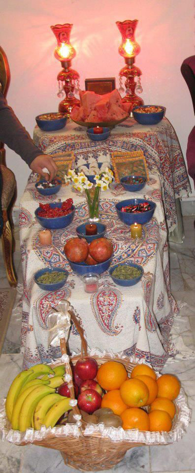 تزیین سفره شب یلدا 99 تزیین سفره شب یلدا 99