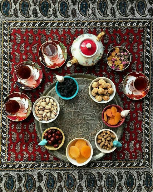 تزیین سفره شب یلدا 99 تزیین سفره شب یلدا 99
