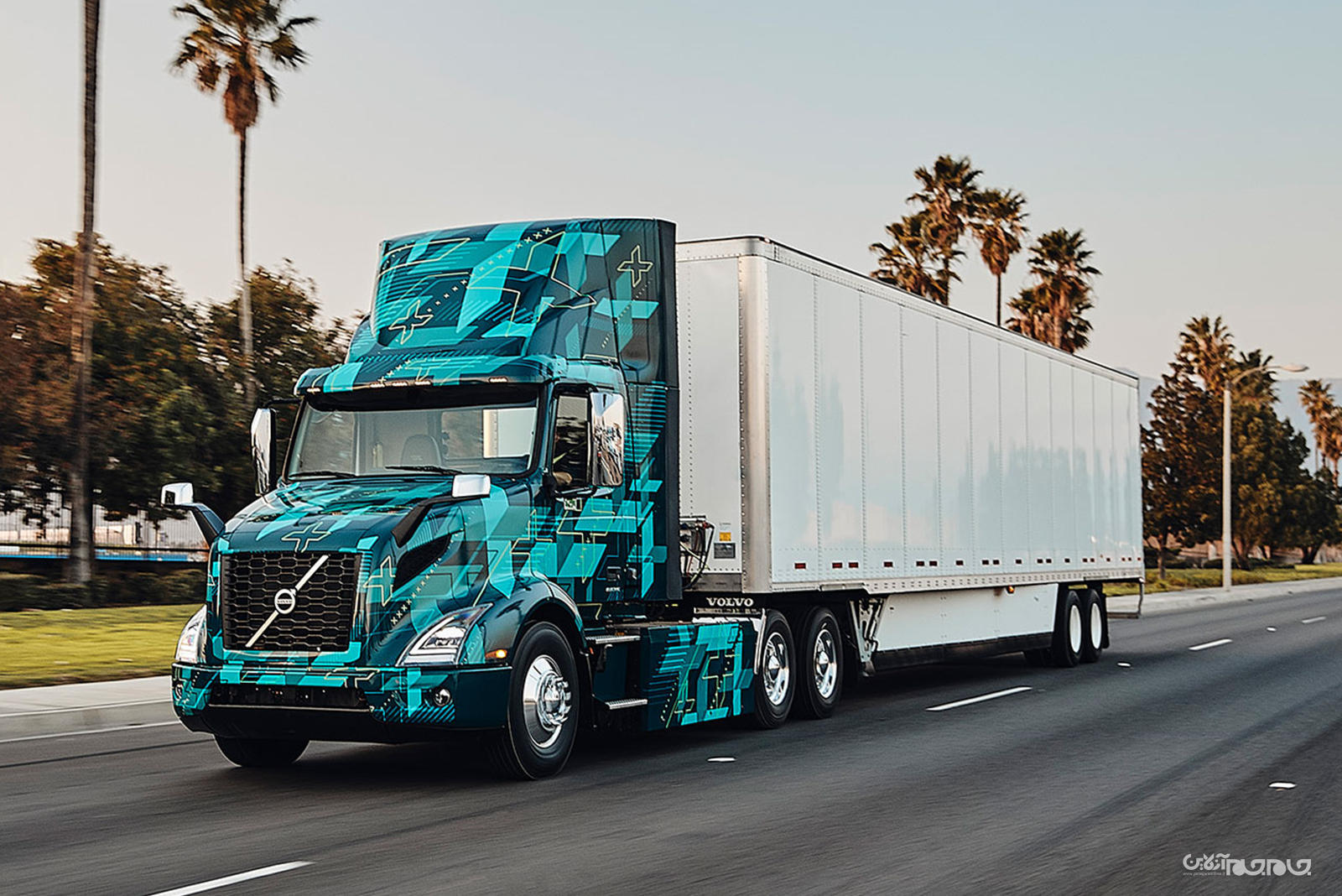 قطعی شدن حذف موتورهای درون‌سوز از کامیون‌ها تا سال ۲۰۴۰+عکس