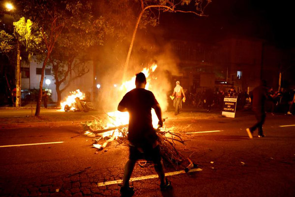 جنجال و بحران جدید در برزیل (تصاویر) جنجال و بحران جدید در برزیل (تصاویر)