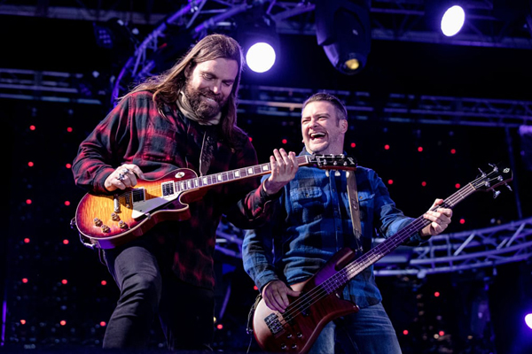 حال و روز مردم قبل از اعمال قرنطینه / کنسرت بدون تماشاگر (تصاویر)