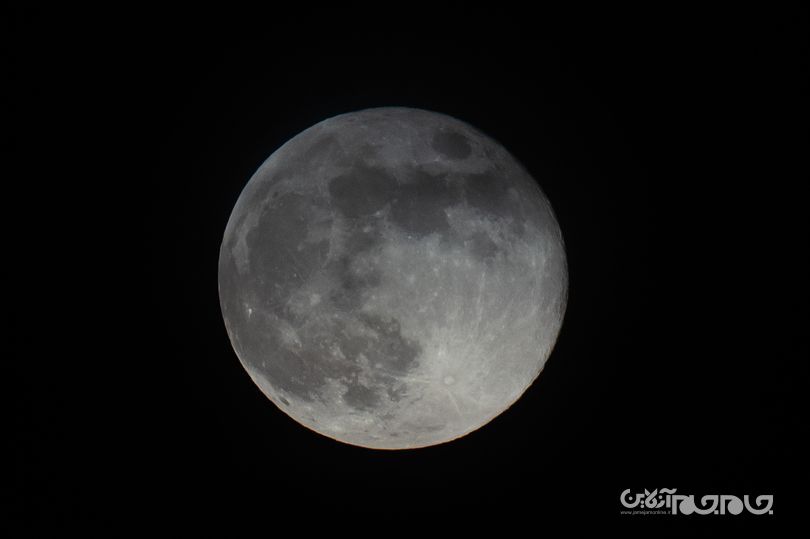 پیدا شدن آب روی سطح ماه در مقادیری بسیار بیشتر از آنچه تاکنون تصور می شد