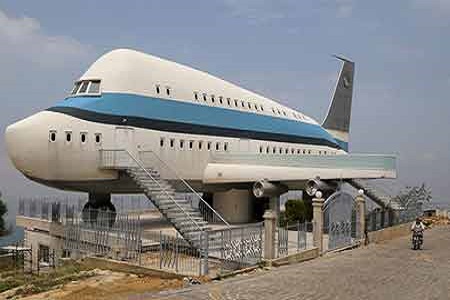 با عجیب ترین خانه های جهان آشنا شوید (+عکس) با عجیب ترین خانه های جهان آشنا شوید (+عکس)