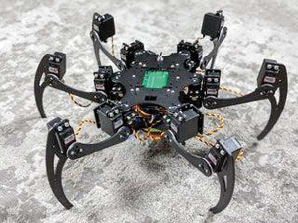 با کارو، پهپاد و ربات دانش‌ آموزی بساز