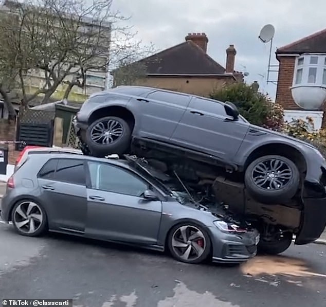 حداقل 8 قربانی در زلزله اندونزی / پزشکان میانماری هم به معترضان پیوستند (گزارش تصویری) حداقل 8 قربانی در زلزله اندونزی / پزشکان میانماری هم به معترضان پیوستند (گزارش تصویری)