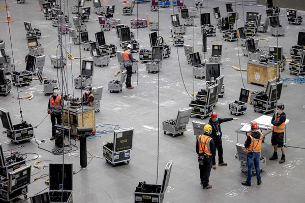 بادکنک فروشی در کوچه پس کوچه های خالی / عملیات از بین برد گیاهان مخدر (گزارش تصویری)