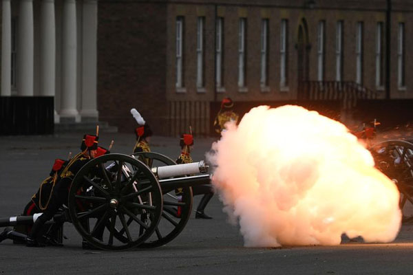 اسکلتی در شهر طلایی گمشده / پاریسی ها علیه دولت فرانسه (تصاویر) اسکلتی در شهر طلایی گمشده / پاریسی ها علیه دولت فرانسه (تصاویر)