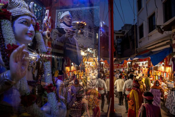 اسکلتی در شهر طلایی گمشده / پاریسی ها علیه دولت فرانسه (تصاویر) اسکلتی در شهر طلایی گمشده / پاریسی ها علیه دولت فرانسه (تصاویر)