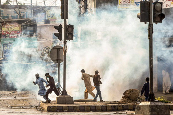 آیین خوابیدن در تابوت / زنده شدن یک مرداب (گزارش تصویری)