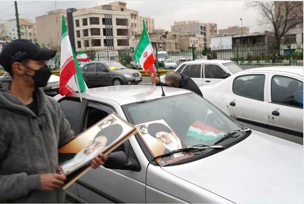 راهپیمایی ۲۲ بهمن در سراسر ایران آغاز شد (+عکس و فیلم) راهپیمایی ۲۲ بهمن در سراسر ایران آغاز شد (+عکس و فیلم)