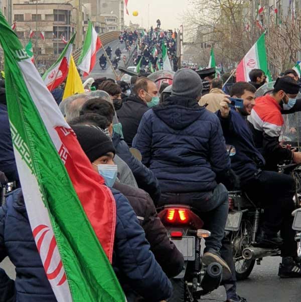 راهپیمایی ۲۲ بهمن در سراسر ایران آغاز شد (+عکس و فیلم) راهپیمایی ۲۲ بهمن در سراسر ایران آغاز شد (+عکس و فیلم)