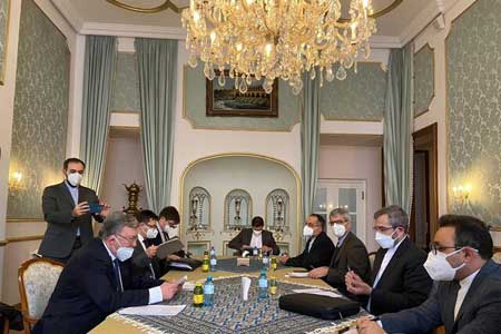 گزارش توئیتری اولیانوف درباره دیدارش با باقری در وین گزارش توئیتری اولیانوف درباره دیدارش با باقری در وین