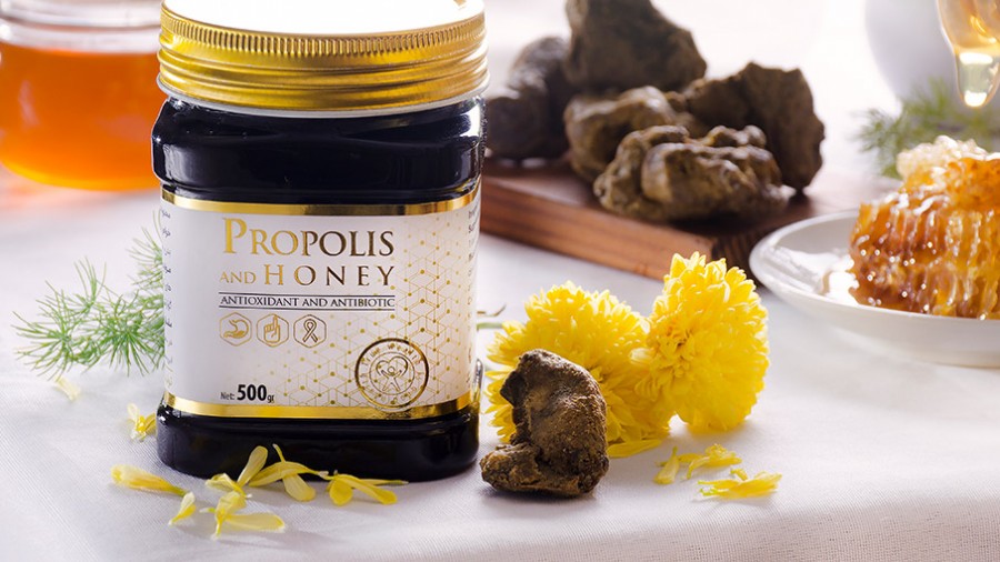 عسل تنها یکی از فراورده‌های زنبور عسل است؛ از فراورده‌های ویژه زنبور غافل نشویم