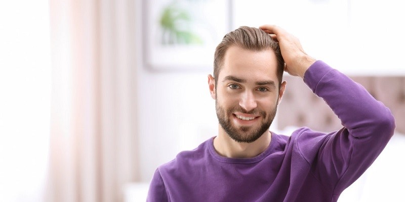 بهترین زمان برای کاشت مو چه سنی است؟