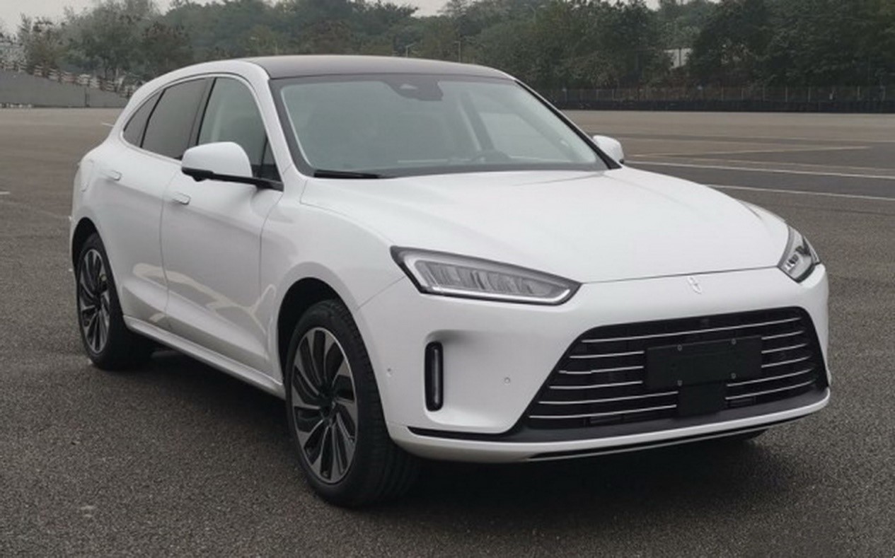 رونمایی هوآوی از جدیدترین گوشی تاشو و خودرو هیبریدی هوشمند