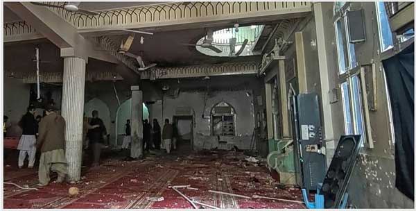 انفجار در مراسم نماز جمعه شیعیان پیشاور پاکستان (+عکس)