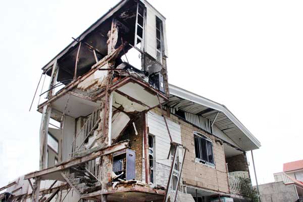 انفجار آبگرمکن، جان ۵ نفر را گرفت (+عکس) انفجار آبگرمکن، جان ۵ نفر را گرفت (+عکس)